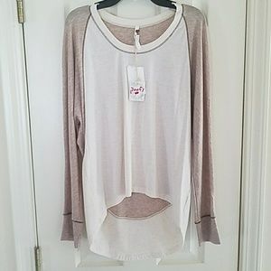 Juniors long sleeve hi low tee